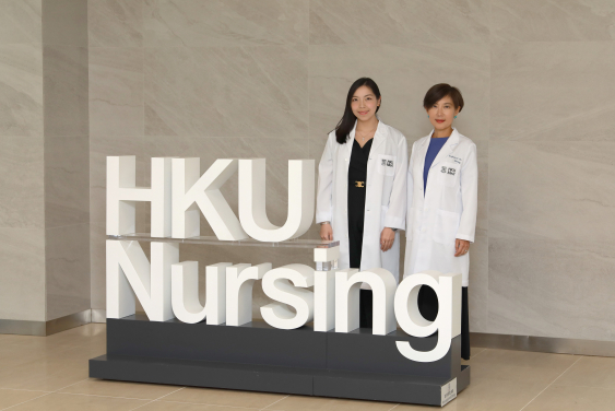HKUMed research reveals that tai chi is effective in improving sleep quality for advanced lung cancer patients. The study was led by Dr Naomi Takemura (left) and supervised by Professor Chia-Chin Lin from the School of Nursing.